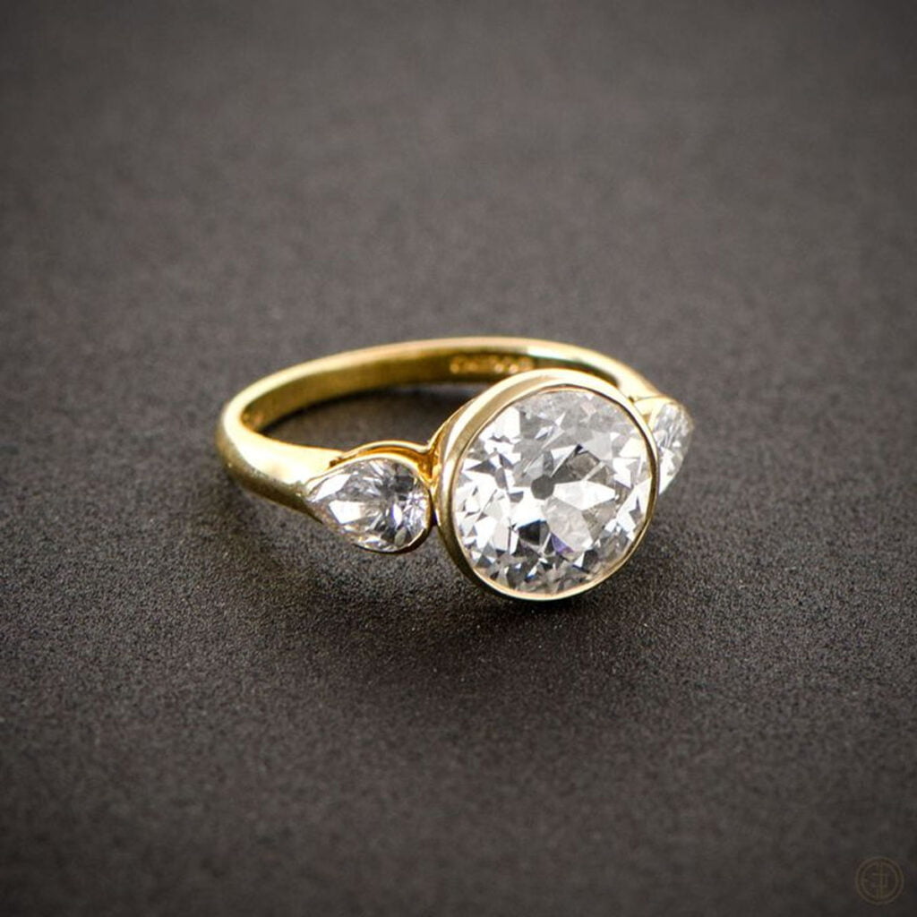 Explore Antique Rings' Timeless Beauty & History